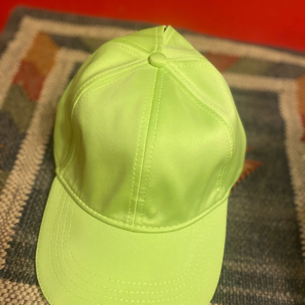 Teen’s Women’s Neon Green Cap OS hidden pony tail slot NWOT